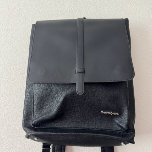 Samsonite Black Leather Flap Backpack – Laptop/Work Bag - Picture 4 of 5